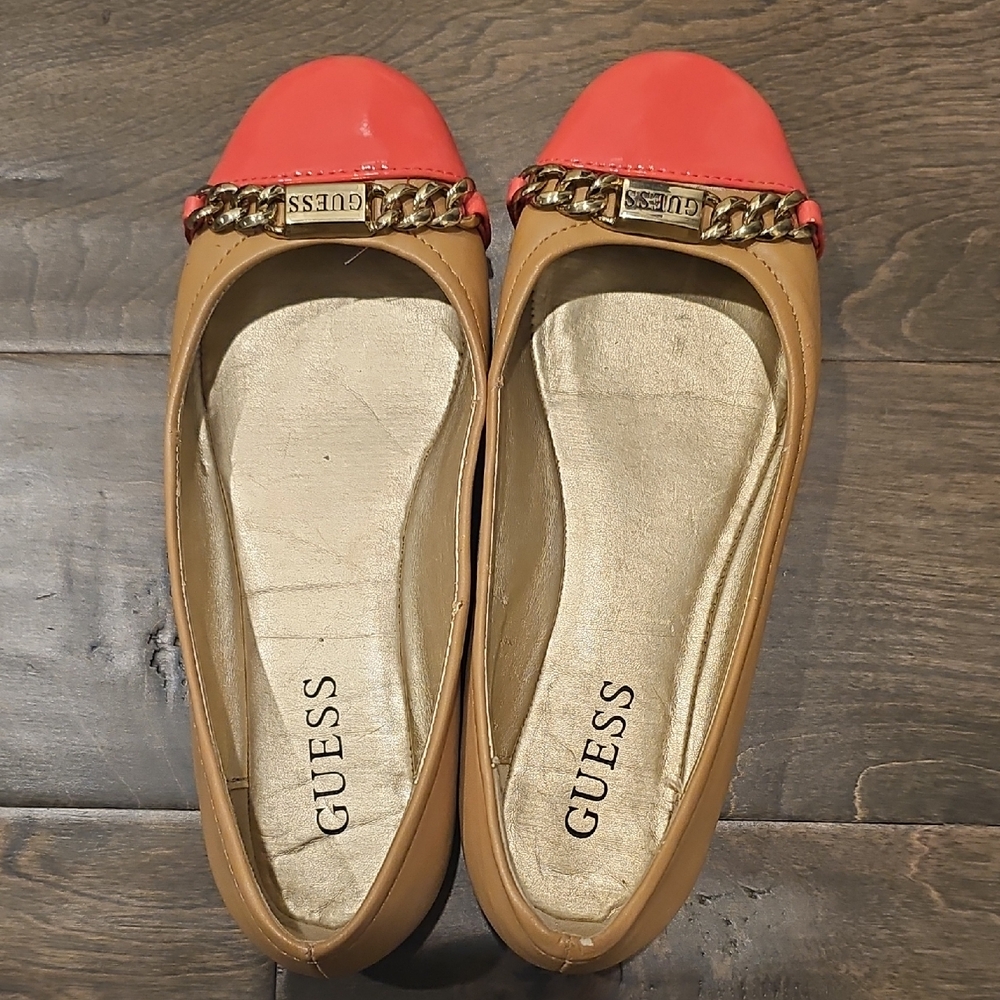 GUESS Coral and Tan Flats with Gold Chain